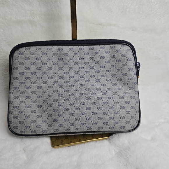 Gucci Cosmetic Case - Picture 2 of 10